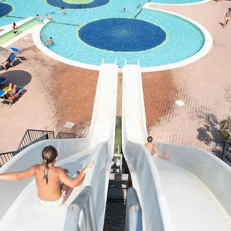 ホリデーパーク Bella Italia Sport Village 3*